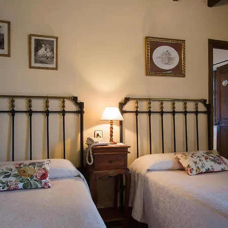 منزل ريفي El Llagar De Naveda (Asturias)